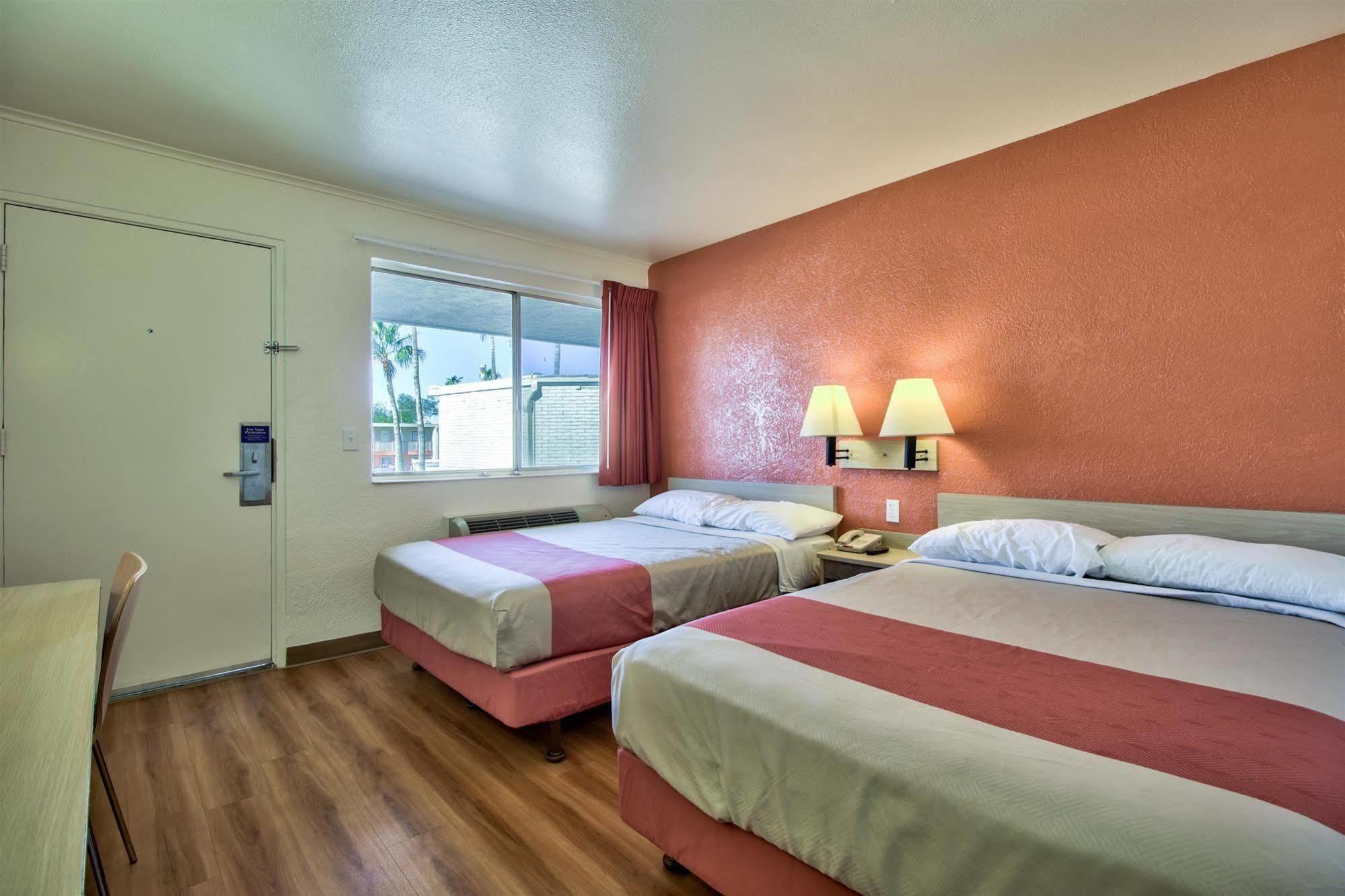 Motel 6-Youngtown, Az - Phoenix - Sun City Экстерьер фото